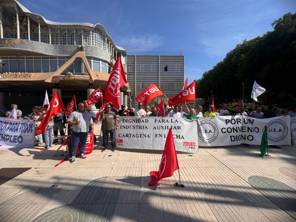 Los trabajadores de las empresas auxiliares del metal exigen el desbloqueo de las negociaciones que mejorarían sus condiciones laborales