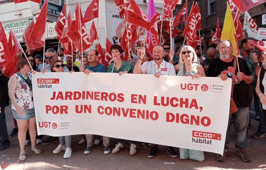 El personal de Parques y Jardines de la Región de Murcia se moviliza para exigir un convenio colectivo con condiciones de trabajo dignas