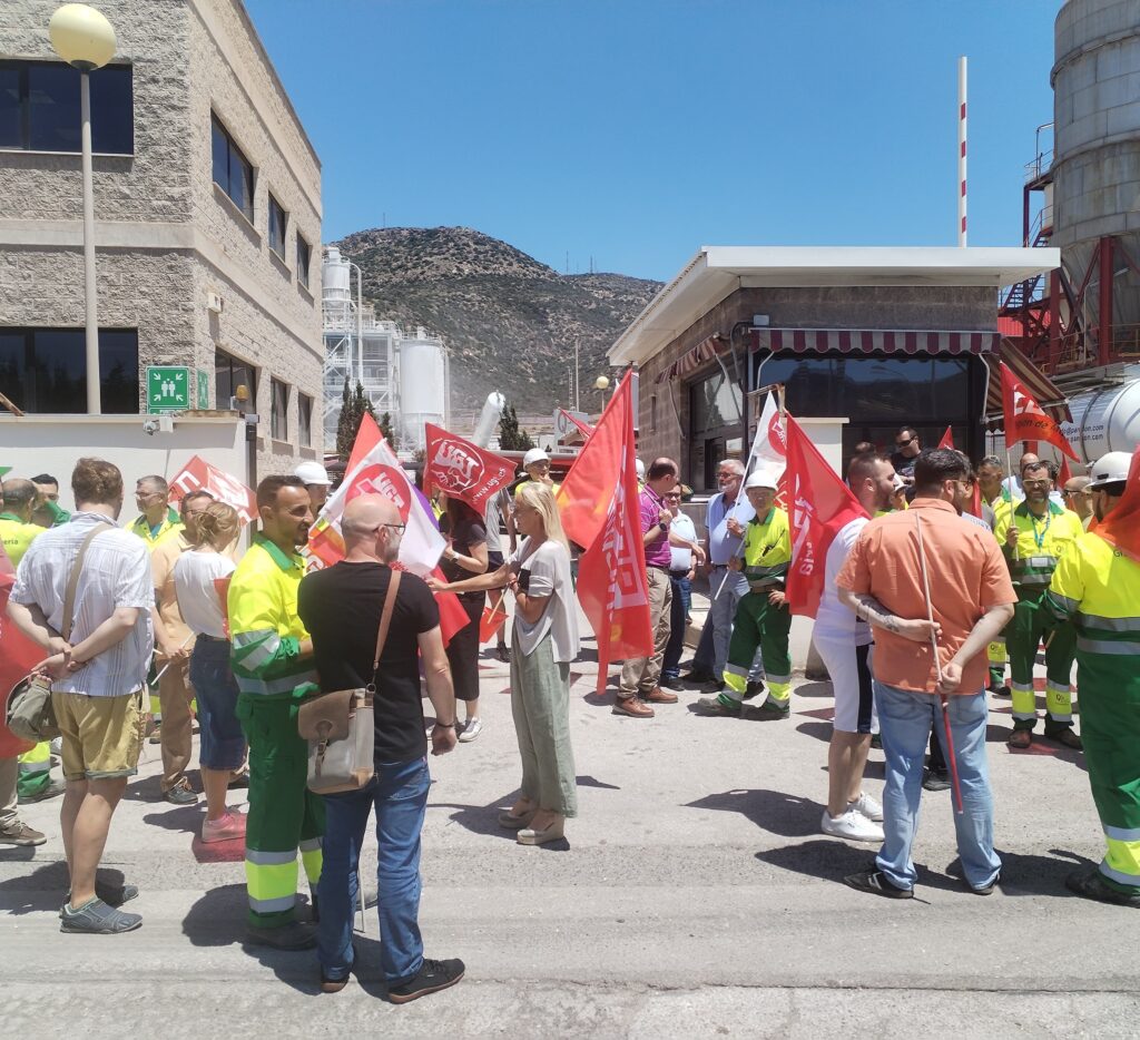 UGT convoca cinco días de huelga en la empresa química Fertiberia de Cartagena