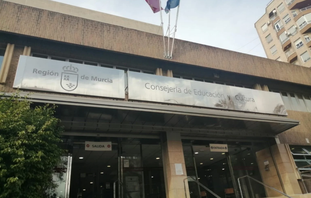 UGT Servicios Públicos denuncia el caos en Educación por la retención de IRPF del pago de atrasos imputado a 2024 y no a 2025