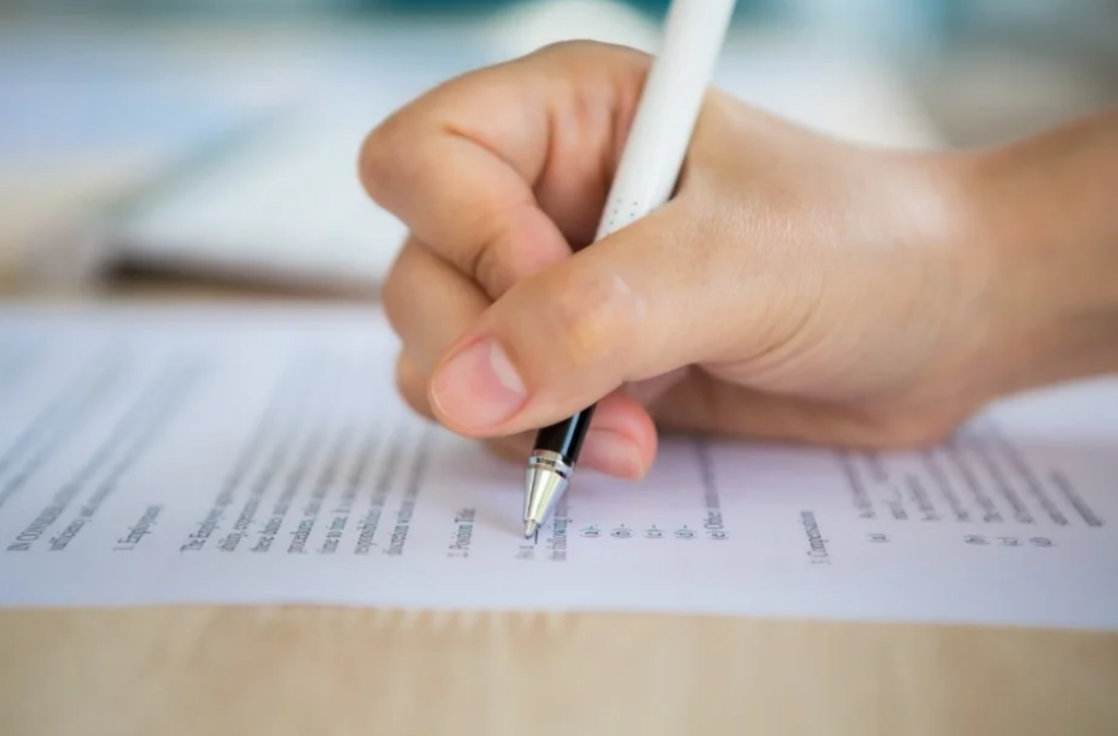 UGT Enseñanza exige una reflexión profunda al consejero de Educación sobre el sistema de oposiciones docentes